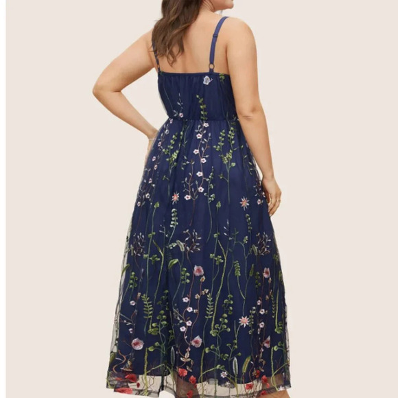 BloomChic Plus Size U Neck Floral Embroidered Mesh Cami Dress 2XL - Picture 3 of 7